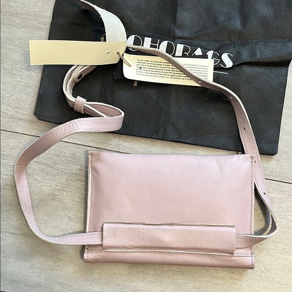 SOHO Lavender Leather Belt Crossbody Bag - Picture 7 of 10